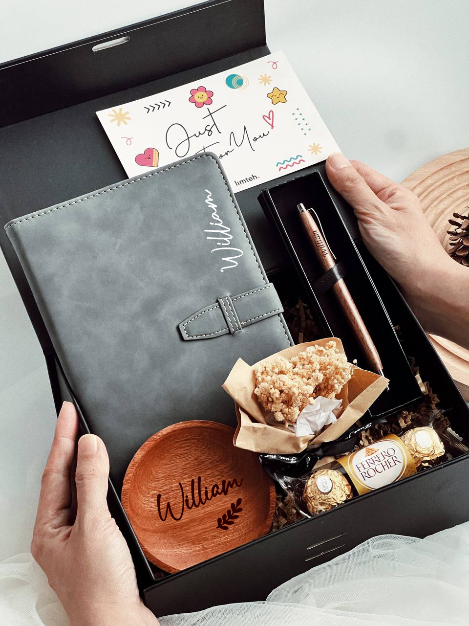 Client Appreciation Gifts Singapore: Year-End Gift Guide