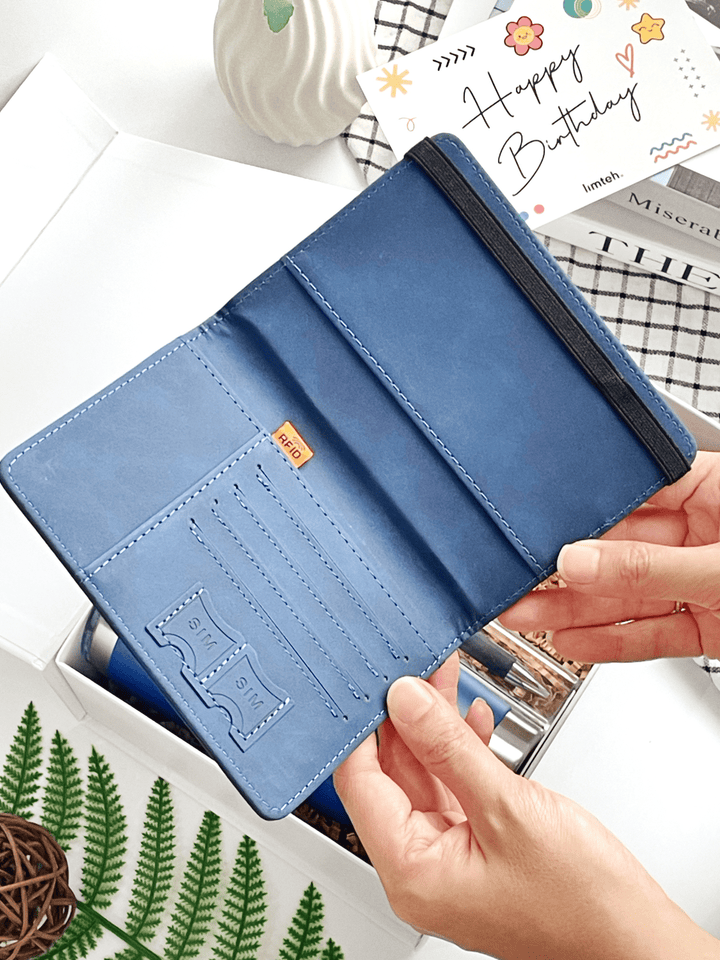 The Sapphire Stream Giftset