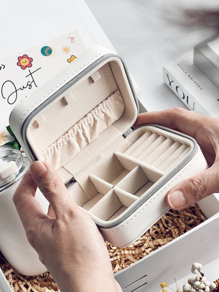 The Allure of White Giftset